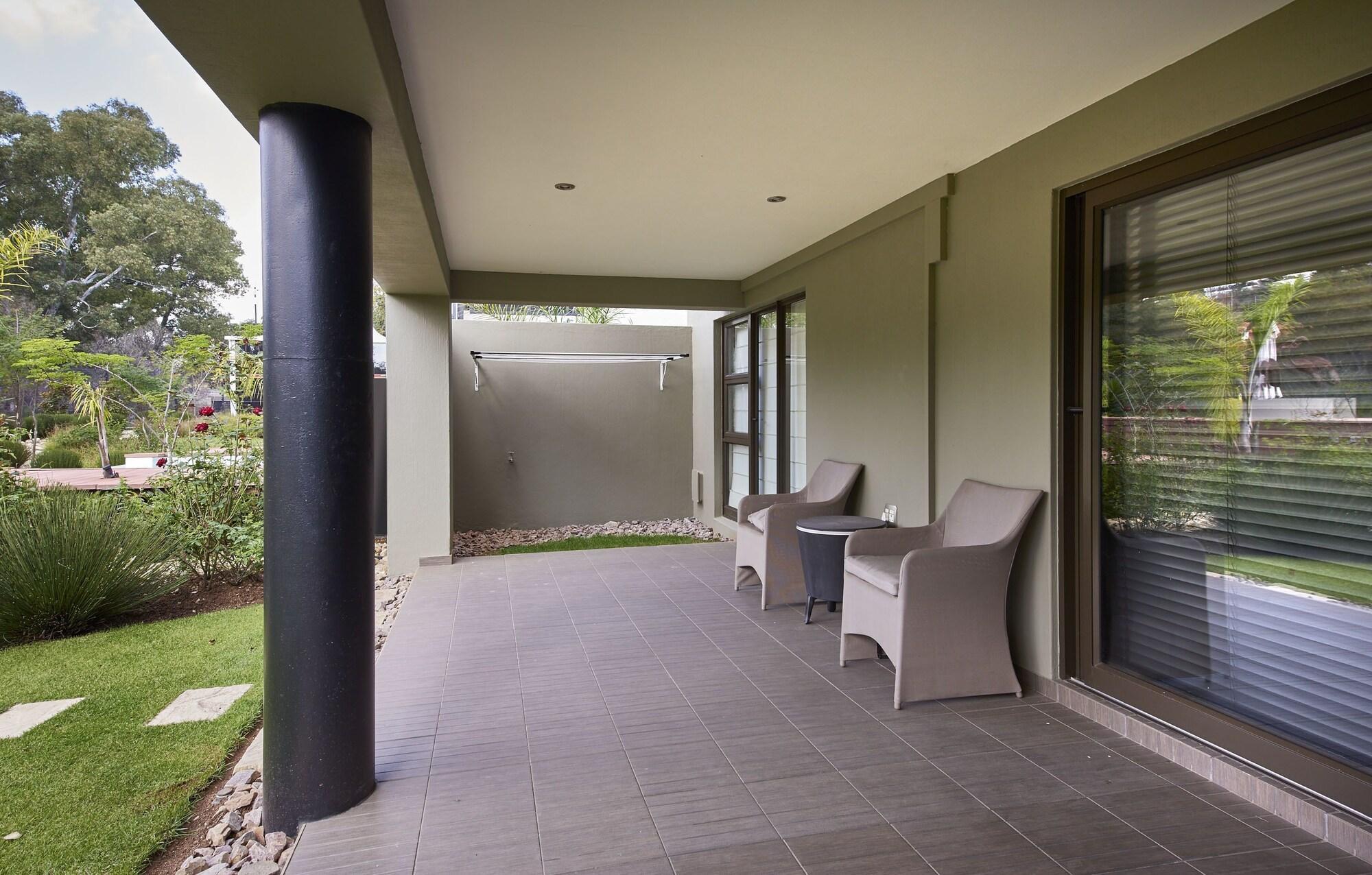 Dynasty Forest Sandown Self Catering Hotel Johannesburg Exterior photo