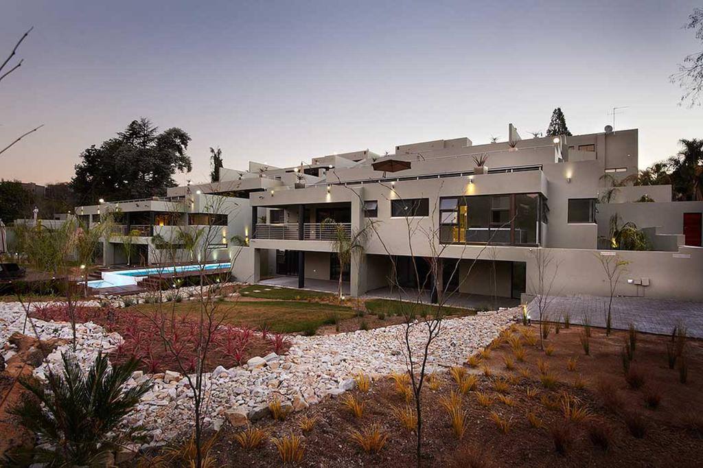 Dynasty Forest Sandown Self Catering Hotel Johannesburg Exterior photo