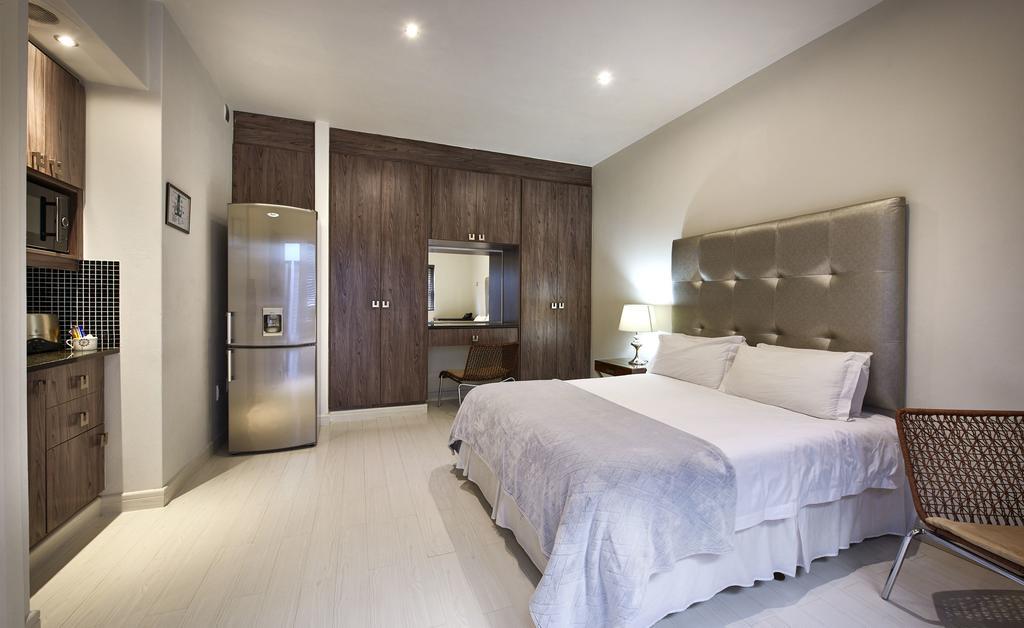 Dynasty Forest Sandown Self Catering Hotel Johannesburg Room photo